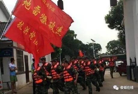 【每周一歌】《一心为了你》,唱出人民了弟兵一心为民的高尚情怀,向他们致敬!